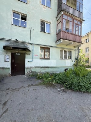 Продам трехкомнатную (3-комн.) квартиру, Предтеченская ул, 6, Великий Новгород г