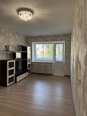 Продам трехкомнатную (3-комн.) квартиру, Предтеченская ул, 6, Великий Новгород г