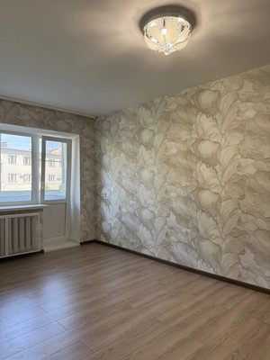 Продам трехкомнатную (3-комн.) квартиру, Предтеченская ул, 6, Великий Новгород г