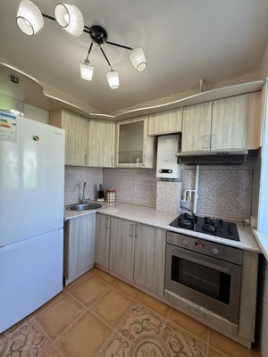 Продам трехкомнатную (3-комн.) квартиру, Предтеченская ул, 6, Великий Новгород г