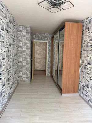 Продам трехкомнатную (3-комн.) квартиру, Предтеченская ул, 6, Великий Новгород г