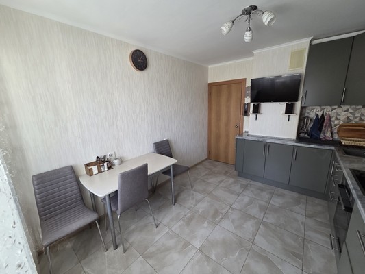 Продам двухкомнатную (2-комн.) квартиру, им. Героя Владислава Посадского ул, 24, Краснодар г