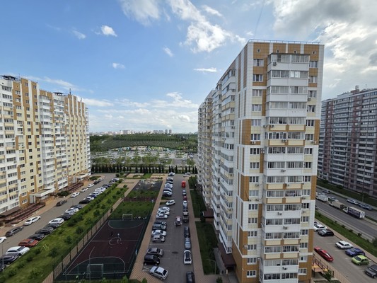Продам двухкомнатную (2-комн.) квартиру, им. Героя Владислава Посадского ул, 24, Краснодар г
