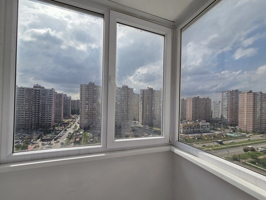 Продам двухкомнатную (2-комн.) квартиру, им. Героя Владислава Посадского ул, 24, Краснодар г