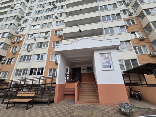 Продам двухкомнатную (2-комн.) квартиру, им. Героя Владислава Посадского ул, 24, Краснодар г