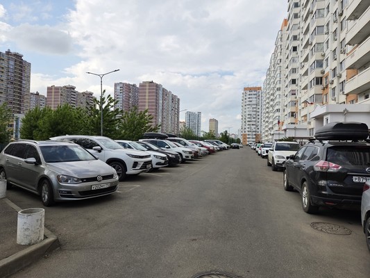 Продам двухкомнатную (2-комн.) квартиру, им. Героя Владислава Посадского ул, 24, Краснодар г