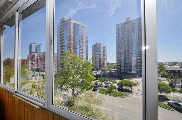 Продам двухкомнатную (2-комн.) квартиру, Пархоменко ул, 112, Новосибирск г