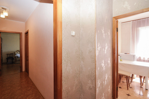 Продам двухкомнатную (2-комн.) квартиру, Пархоменко ул, 112, Новосибирск г