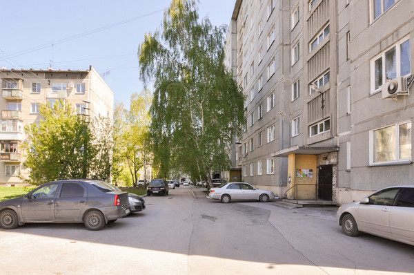Продам двухкомнатную (2-комн.) квартиру, Пархоменко ул, 112, Новосибирск г
