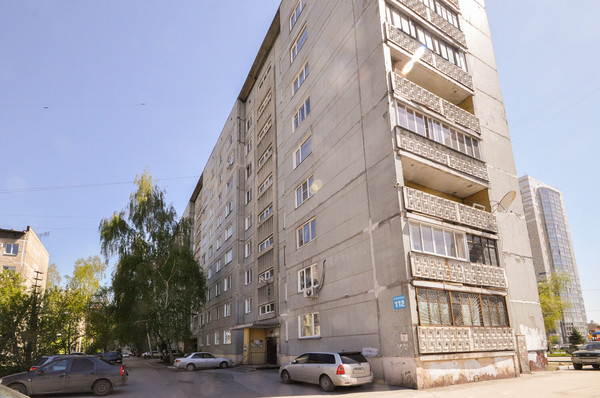 Продам двухкомнатную (2-комн.) квартиру, Пархоменко ул, 112, Новосибирск г