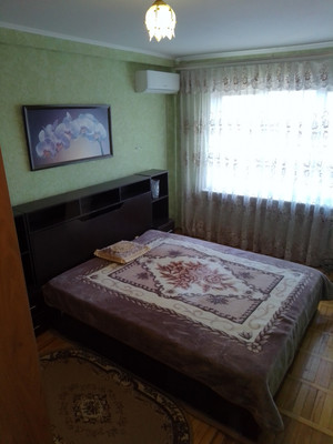 Продам трехкомнатную (3-комн.) квартиру, Азовская ул, 14, Армавир г