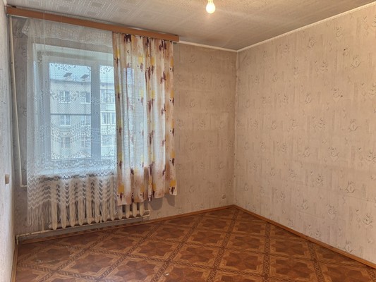Продам трехкомнатную (3-комн.) квартиру, Керамзавода ул, 38, Рязань г