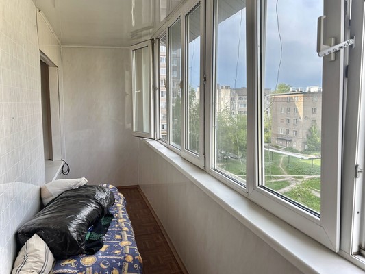 Продам трехкомнатную (3-комн.) квартиру, Керамзавода ул, 38, Рязань г