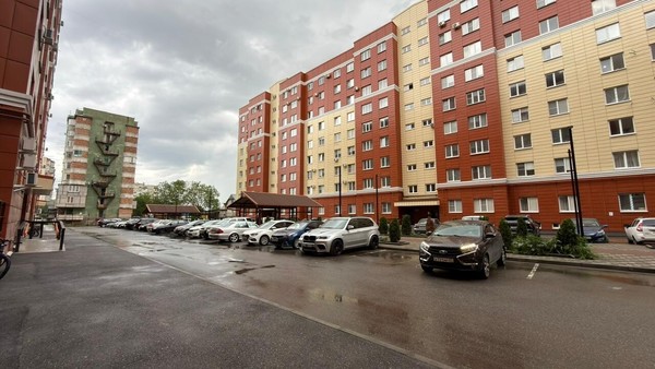 Продам трехкомнатную (3-комн.) квартиру, Профсоюзная ул, 226, Вольный Аул кп