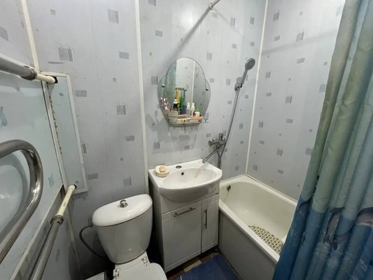Продам двухкомнатную (2-комн.) квартиру, Рихарда Зорге ул, 38, Казань г