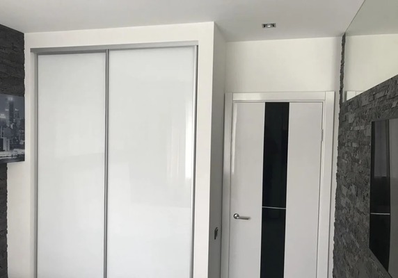 Продам двухкомнатную (2-комн.) квартиру, Югорская ул, 5, Ханты-Мансийск г