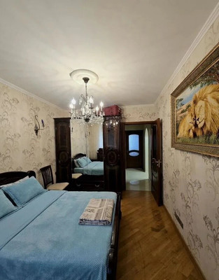 Продам трехкомнатную (3-комн.) квартиру, 60 лет Победы ул, 8, Октябрьский рп