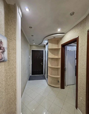 Продам трехкомнатную (3-комн.) квартиру, 60 лет Победы ул, 8, Октябрьский рп