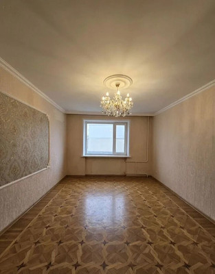 Продам трехкомнатную (3-комн.) квартиру, 60 лет Победы ул, 8, Октябрьский рп