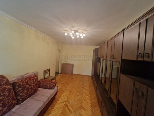 Продам однокомнатную (1-комн.) квартиру, Ореховый б-р, 39к2, Москва г
