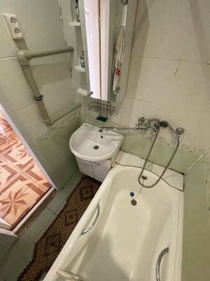 Продам двухкомнатную (2-комн.) квартиру, Вересова ул, 5, Великий Новгород г