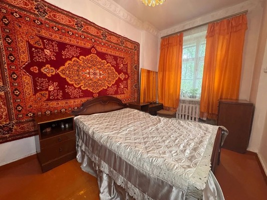 Продам трехкомнатную (3-комн.) квартиру, Партизанская ул, 8, Комсомольск-на-Амуре г