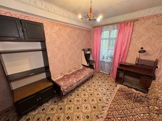 Продам трехкомнатную (3-комн.) квартиру, Партизанская ул, 8, Комсомольск-на-Амуре г