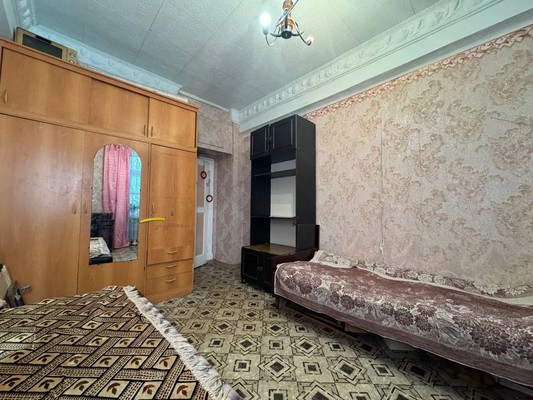 Продам трехкомнатную (3-комн.) квартиру, Партизанская ул, 8, Комсомольск-на-Амуре г