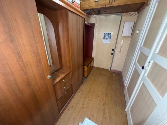 Продам трехкомнатную (3-комн.) квартиру, Партизанская ул, 8, Комсомольск-на-Амуре г