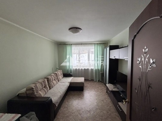 Продам трехкомнатную (3-комн.) квартиру, Октябрьская ул, 9, Долинск г