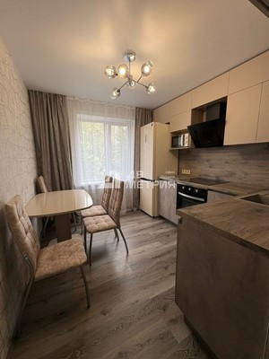 Продам трехкомнатную (3-комн.) квартиру, Мира пр-кт, 371кБ, Южно-Сахалинск г