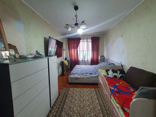 Продам трехкомнатную (3-комн.) квартиру, Кирова ул, 7, Кропоткин г
