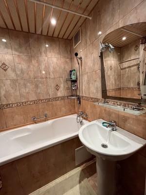 Продам трехкомнатную (3-комн.) квартиру, Генерала Хазова ул, 10А, Пушкин г
