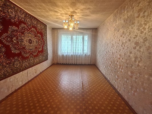 Продам двухкомнатную (2-комн.) квартиру, Космонавтов ул, 8, Юрово д