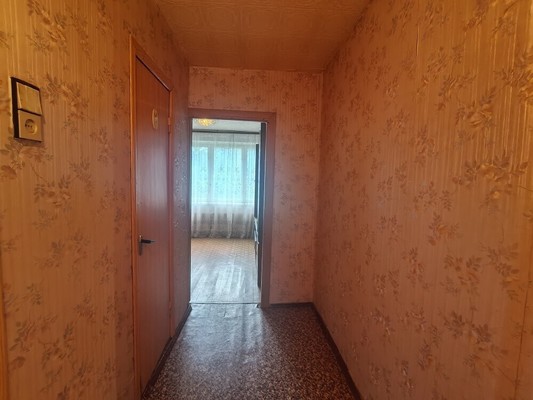 Продам двухкомнатную (2-комн.) квартиру, Космонавтов ул, 8, Юрово д