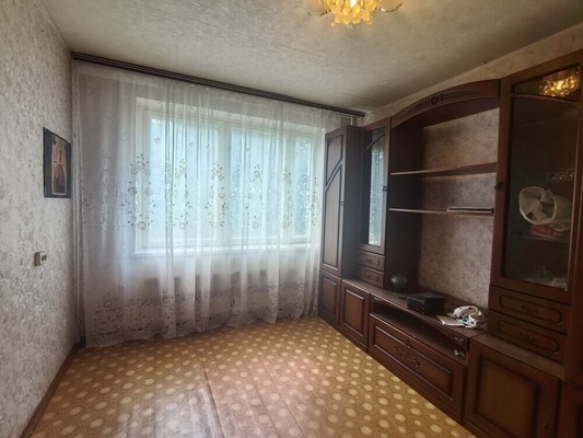 Продам двухкомнатную (2-комн.) квартиру, Космонавтов ул, 8, Юрово д