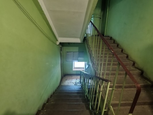 Продам двухкомнатную (2-комн.) квартиру, Космонавтов ул, 8, Юрово д