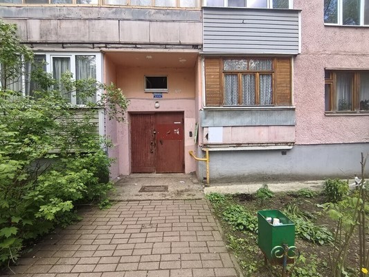 Продам двухкомнатную (2-комн.) квартиру, Космонавтов ул, 8, Юрово д