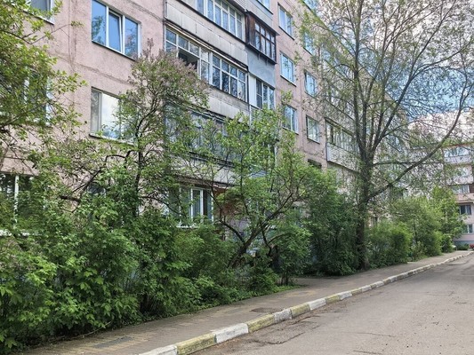 Продам двухкомнатную (2-комн.) квартиру, Космонавтов ул, 8, Юрово д