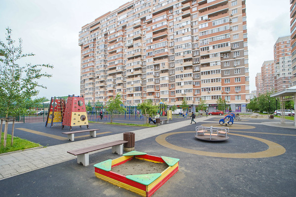 Продам трехкомнатную (3-комн.) квартиру, Гидростроителей ул, 62к2, Краснодар г