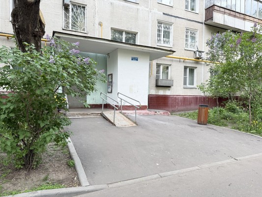Продам комнату в 3-комн. квартире, Совхозная ул, 18к1, Москва г