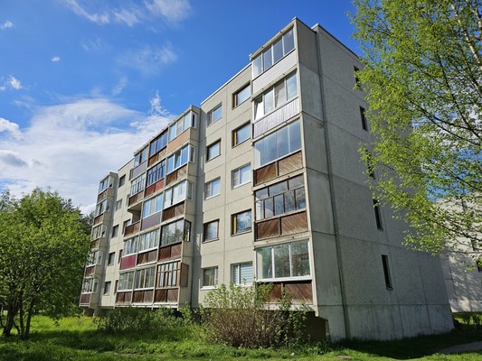 Продам двухкомнатную (2-комн.) квартиру, Интернациональная ул, 13, Костомукша г