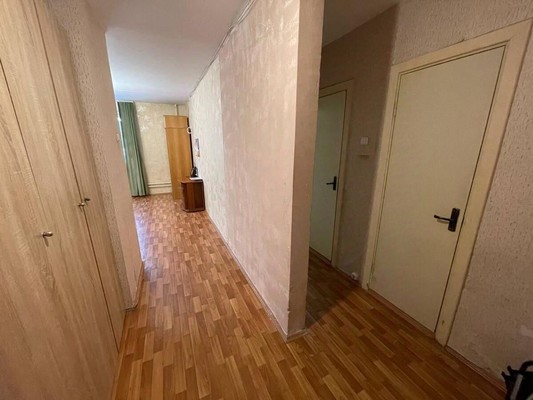 Продам однокомнатную (1-комн.) квартиру, Восточный мкр, 1, Октябрьский рп