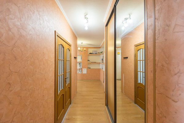 Продам двухкомнатную (2-комн.) квартиру, Орбитальная ул, 70/3, Ростов-на-Дону г