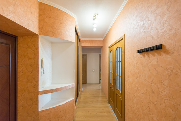 Продам двухкомнатную (2-комн.) квартиру, Орбитальная ул, 70/3, Ростов-на-Дону г