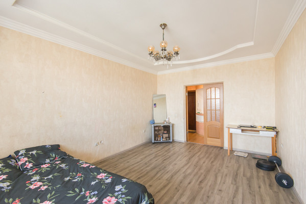 Продам двухкомнатную (2-комн.) квартиру, Орбитальная ул, 70/3, Ростов-на-Дону г