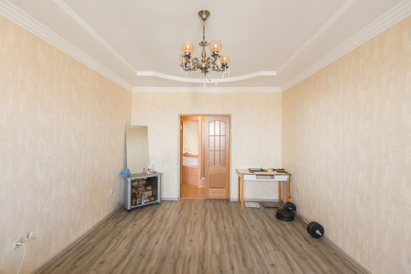 Продам двухкомнатную (2-комн.) квартиру, Орбитальная ул, 70/3, Ростов-на-Дону г