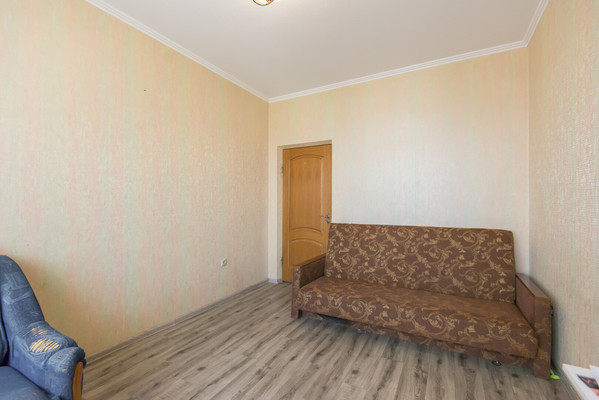 Продам двухкомнатную (2-комн.) квартиру, Орбитальная ул, 70/3, Ростов-на-Дону г