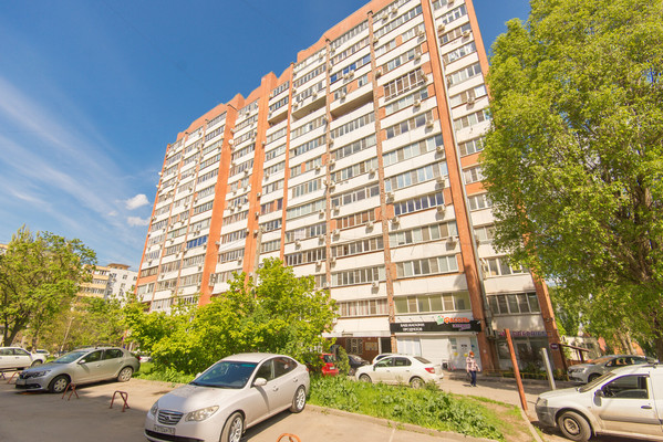 Продам двухкомнатную (2-комн.) квартиру, Орбитальная ул, 70/3, Ростов-на-Дону г