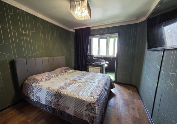 Продам трехкомнатную (3-комн.) квартиру, Мира пр-кт, 284, Южно-Сахалинск г